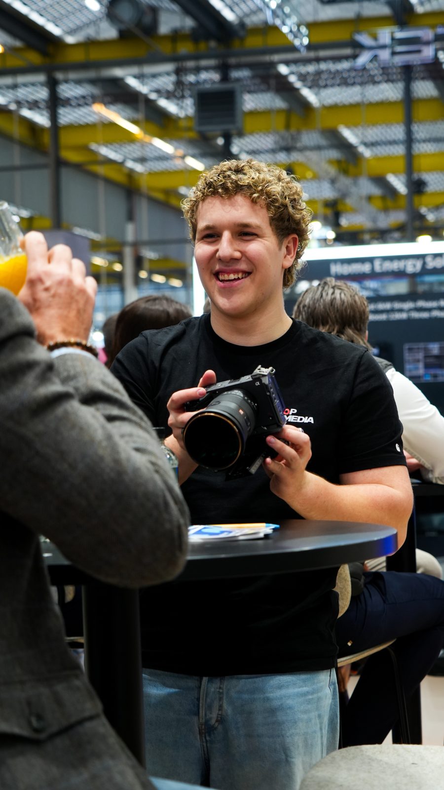 Videograaf van Bendop Media op de beurs