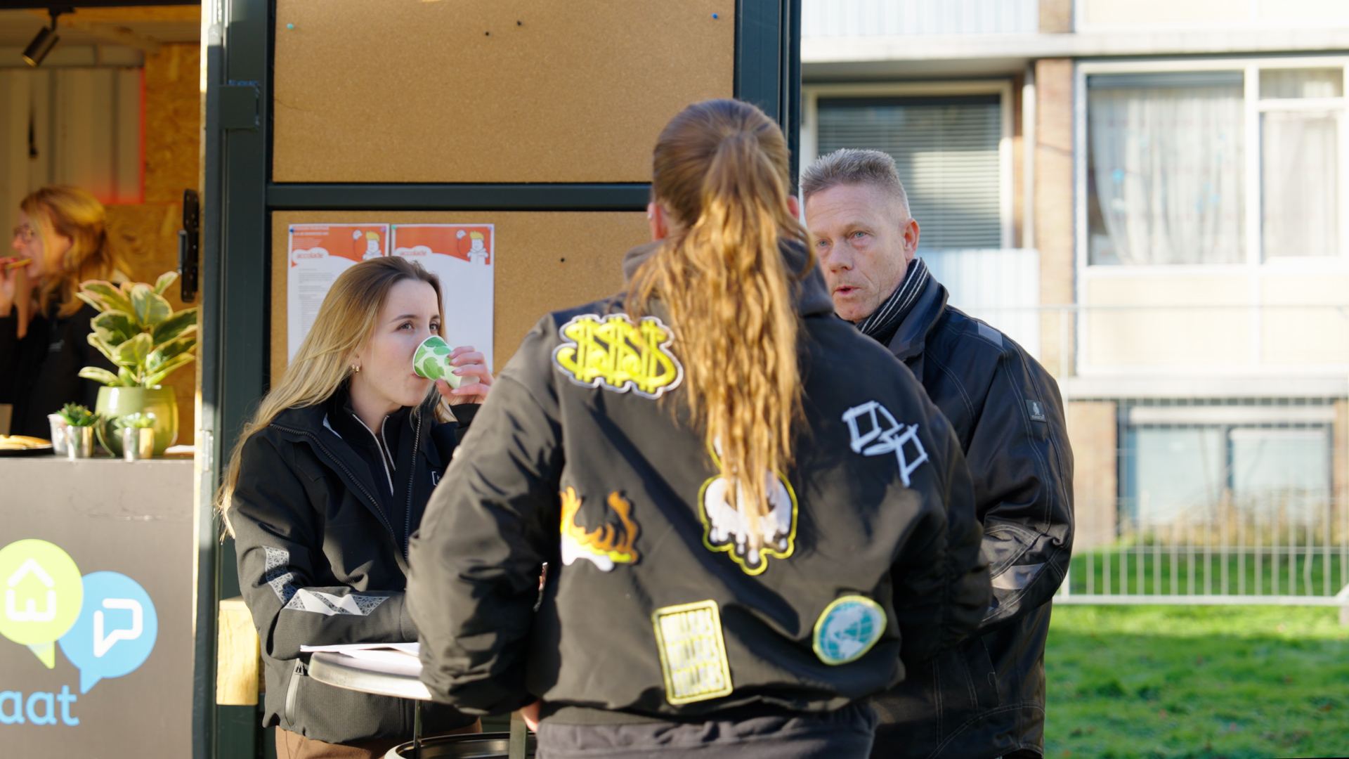 Gesprek met bewoners bij de WoningPraat