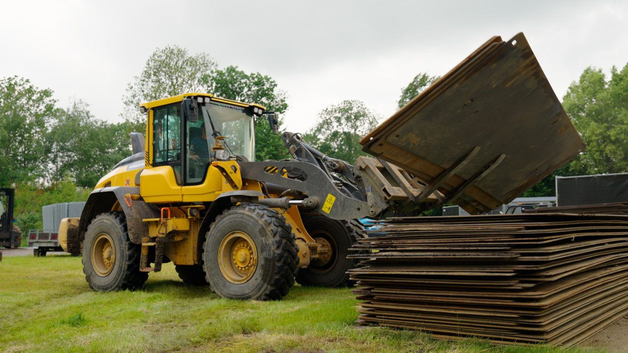 Shovel plaatst rijplaten voor VM Events